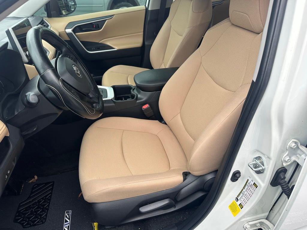 Used 2024 Toyota RAV4 LE image 9