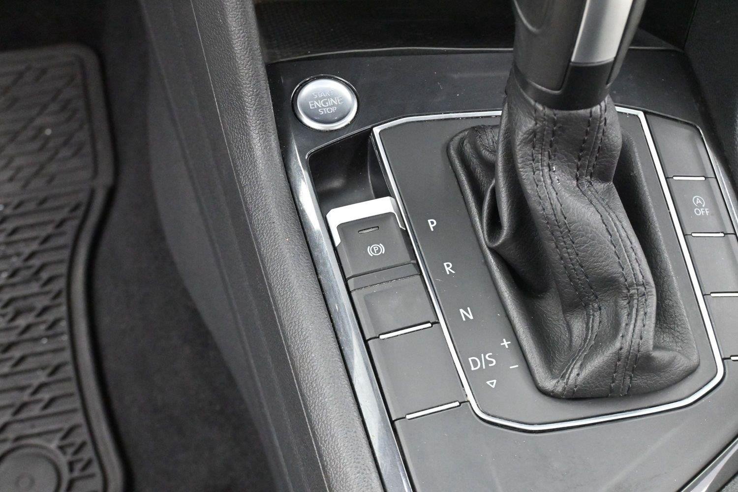 Used 2020 Volkswagen Tiguan SE w/ Panoramic Sunroof Package FWD image 20