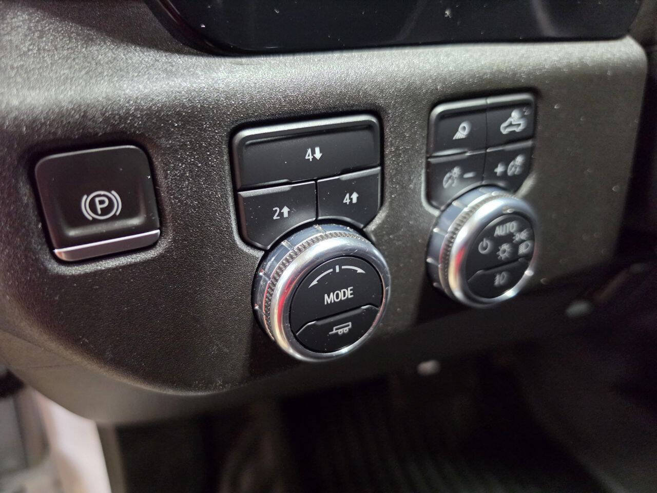 Used 2024 GMC Sierra 3500 SLE w/ SLE Convenience Package AWD/4WD image 26