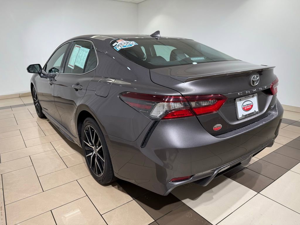 Certified 2023 Toyota Camry SE image 3