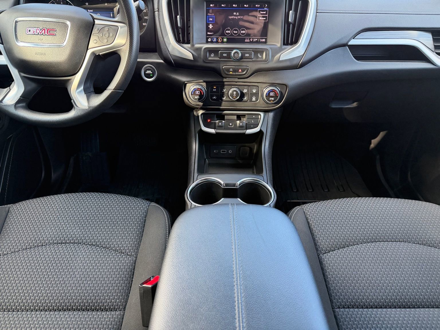 Used 2024 GMC Terrain SLE w/ Driver Convenience Package image 19