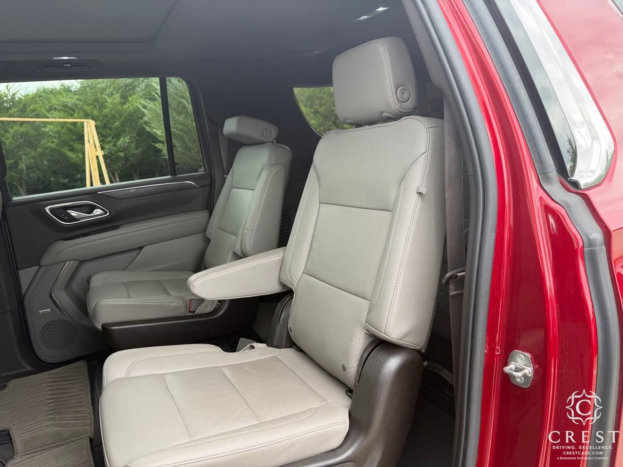 Used 2023 Chevrolet Suburban LT RWD image 25