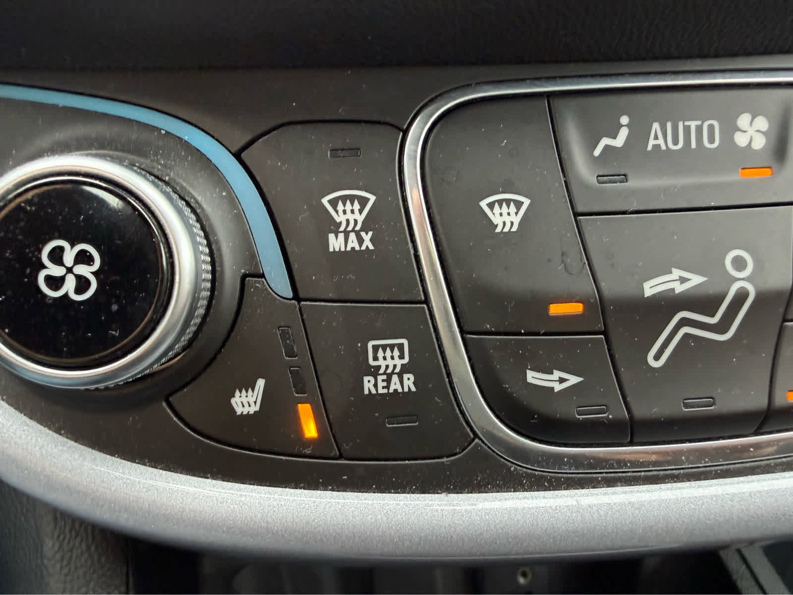 Used 2018 Chevrolet Volt LT w/ Comfort Package image 19