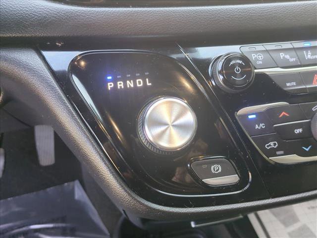 Used 2020 Chrysler Pacifica Touring-L image 12