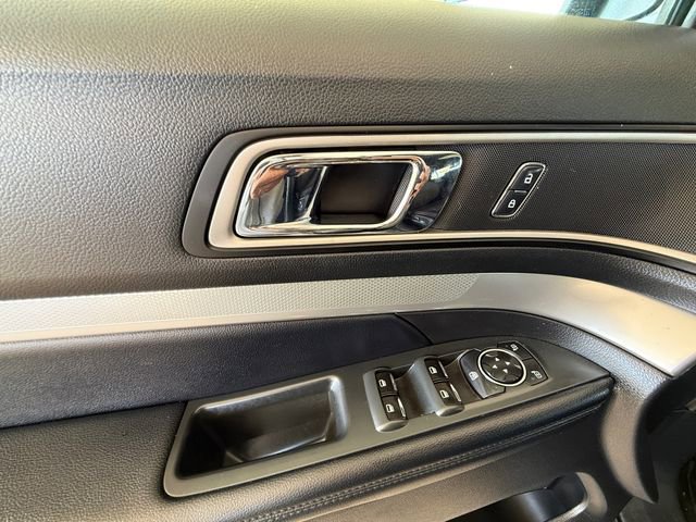 Certified 2017 Ford Explorer XLT w/ Equipment Group 201A image 11