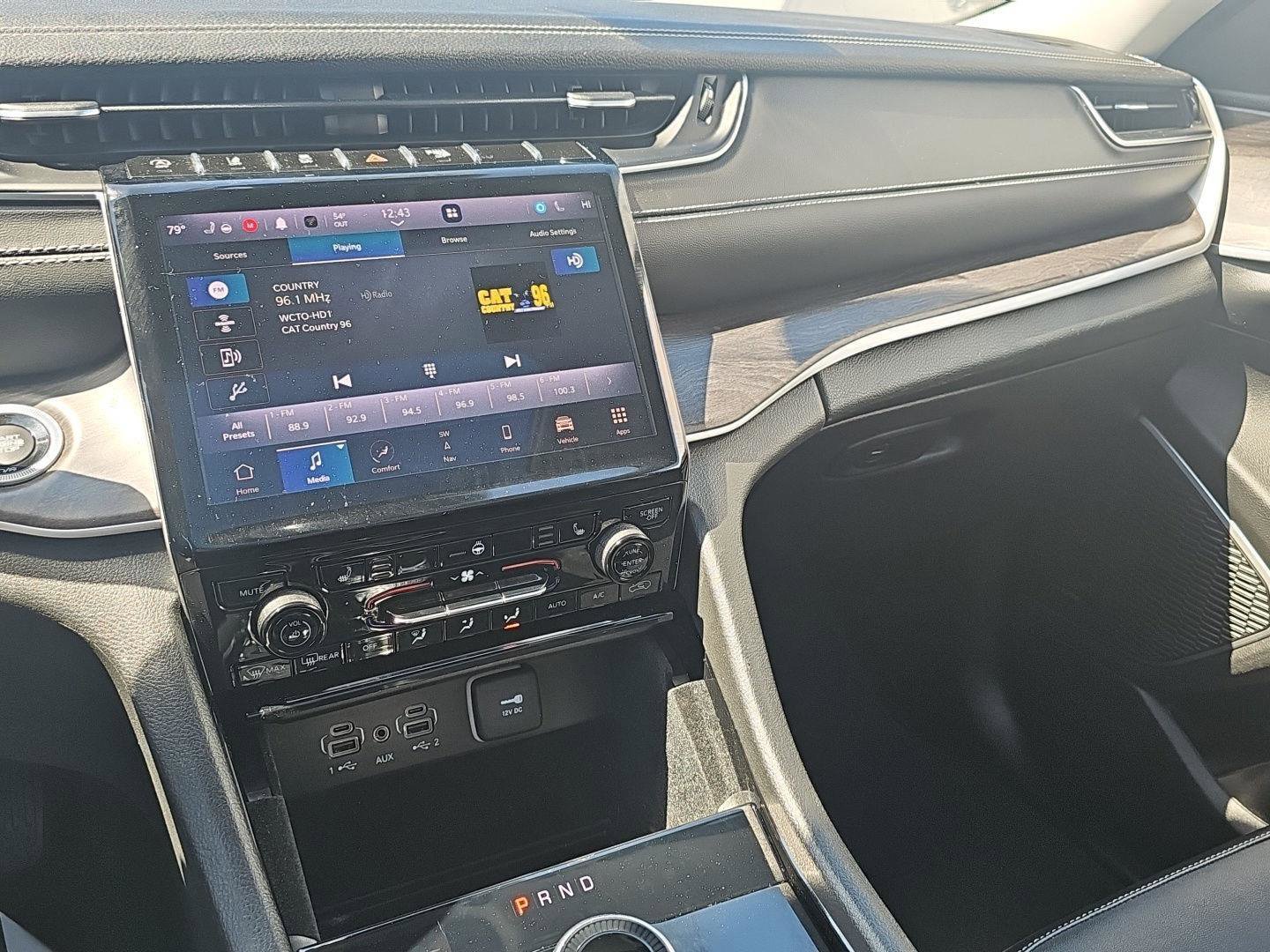 Used 2022 Jeep Grand Cherokee L Limited image 11