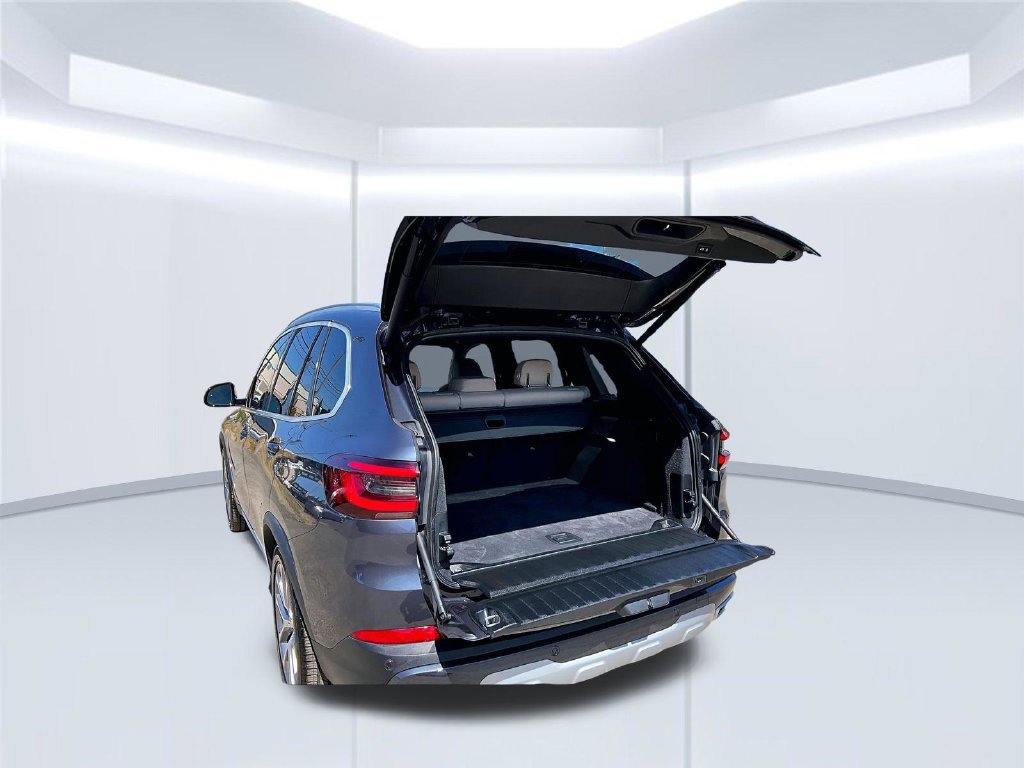 Used 2021 BMW X5 xDrive40i w/ Premium Package AWD/4WD image 35