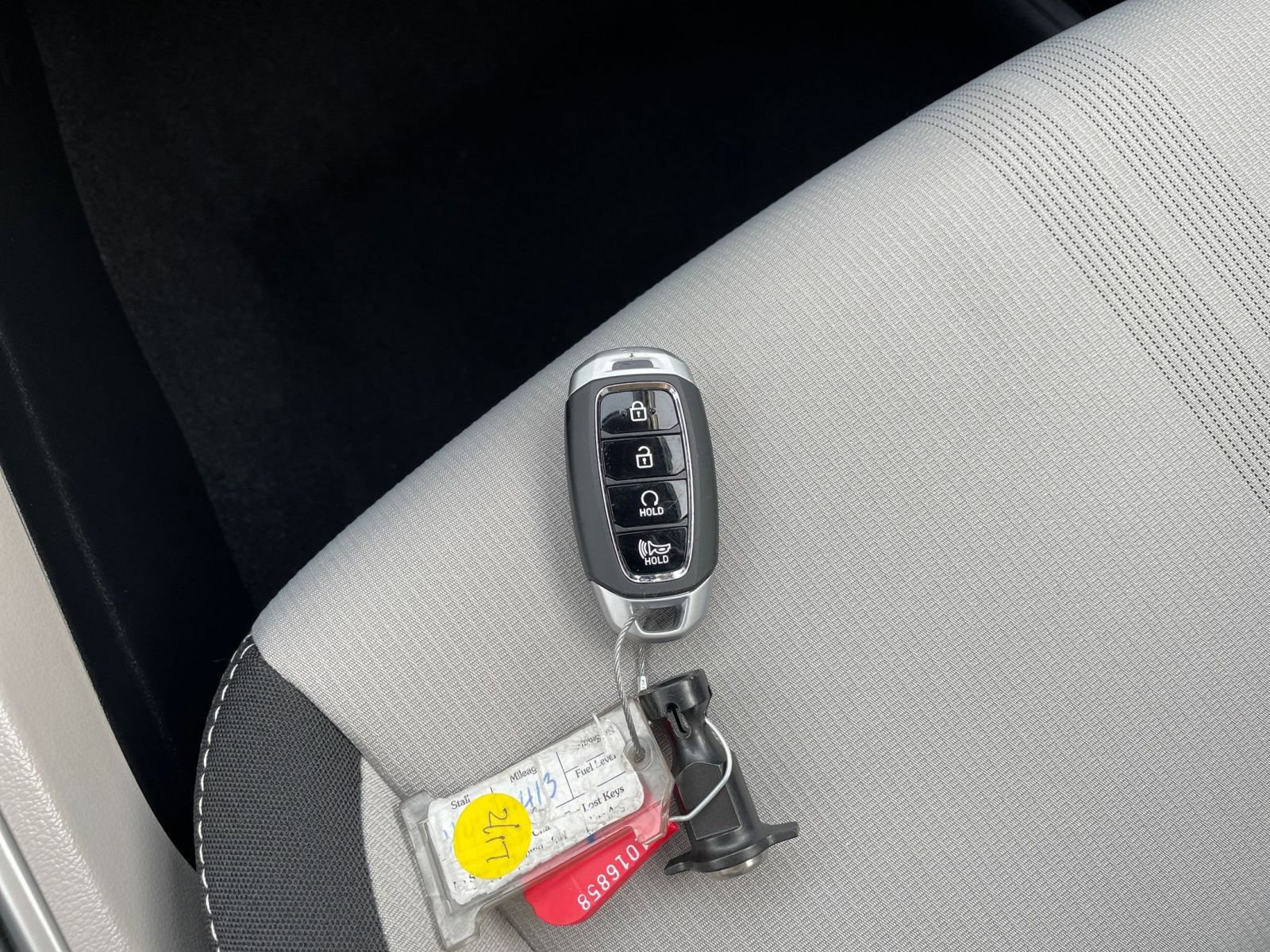 Used 2025 Hyundai Venue SEL image 21