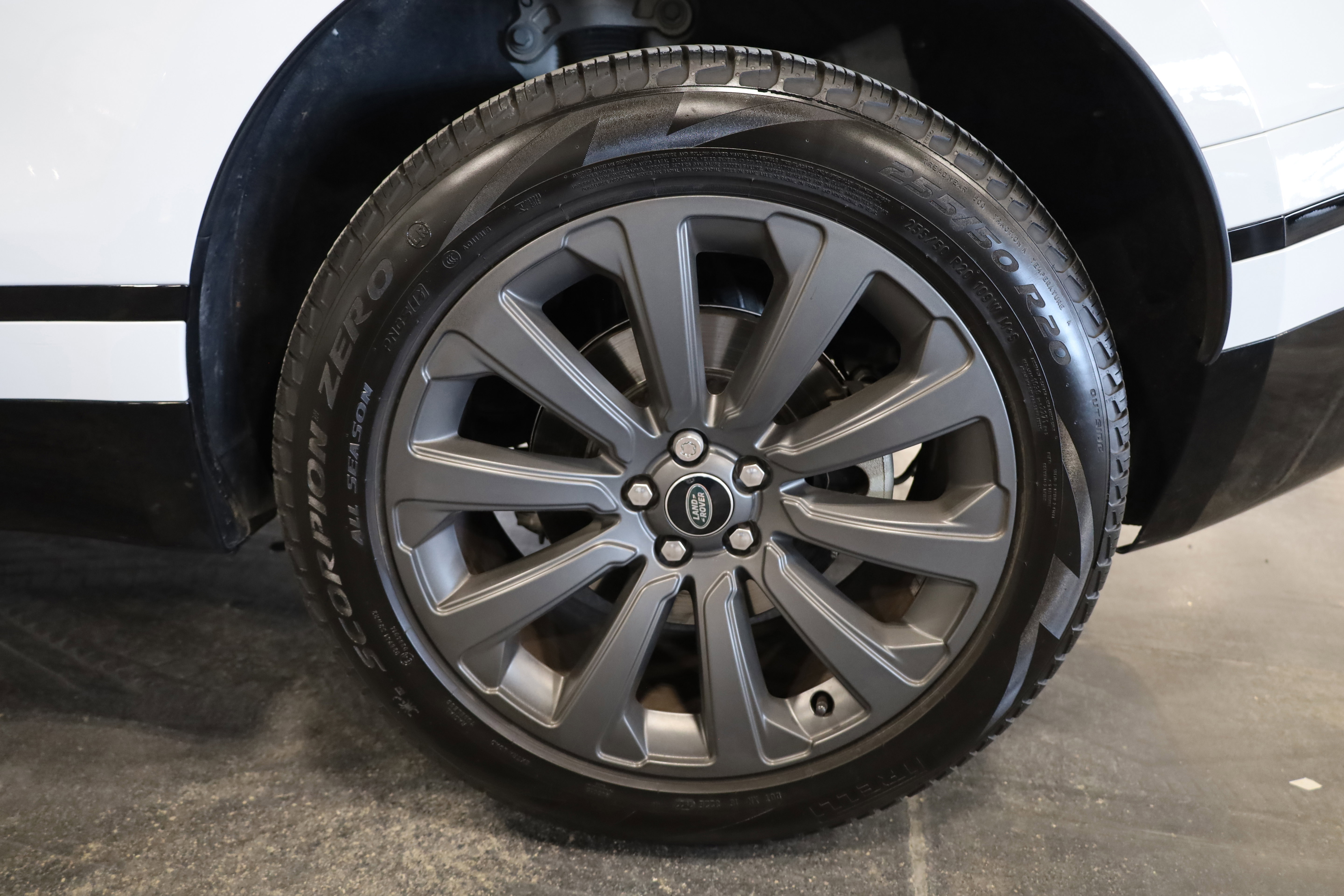 Used 2023 Land Rover Range Rover Velar R-Dynamic S image 12