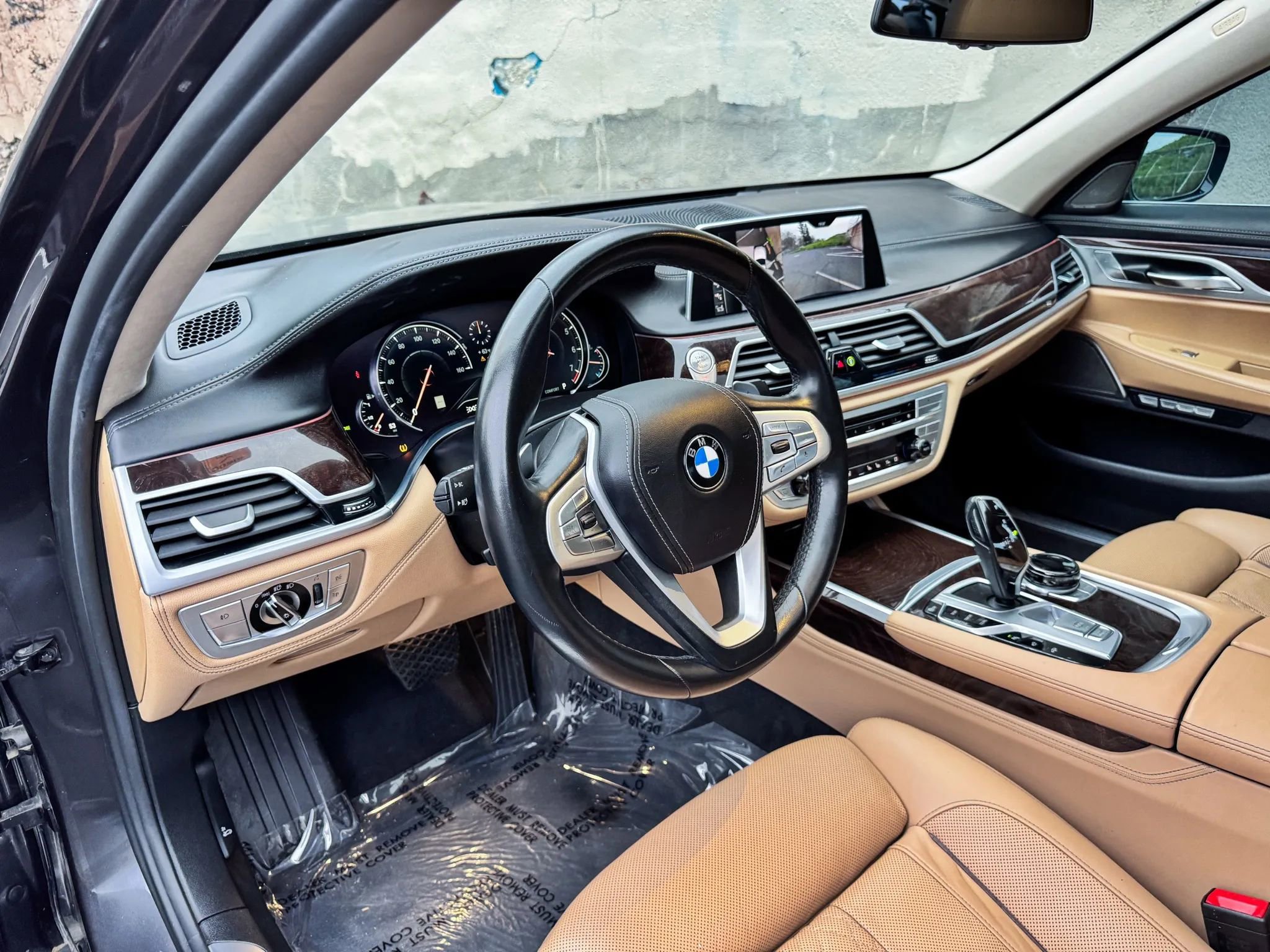 Used 2016 BMW 750i xDrive image 18