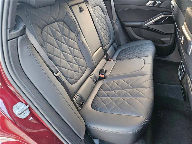 Used 2024 BMW X6 xDrive40i w/ Executive Package image 19
