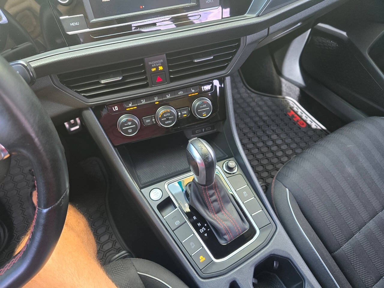 Used 2020 Volkswagen Jetta GLI FWD image 27