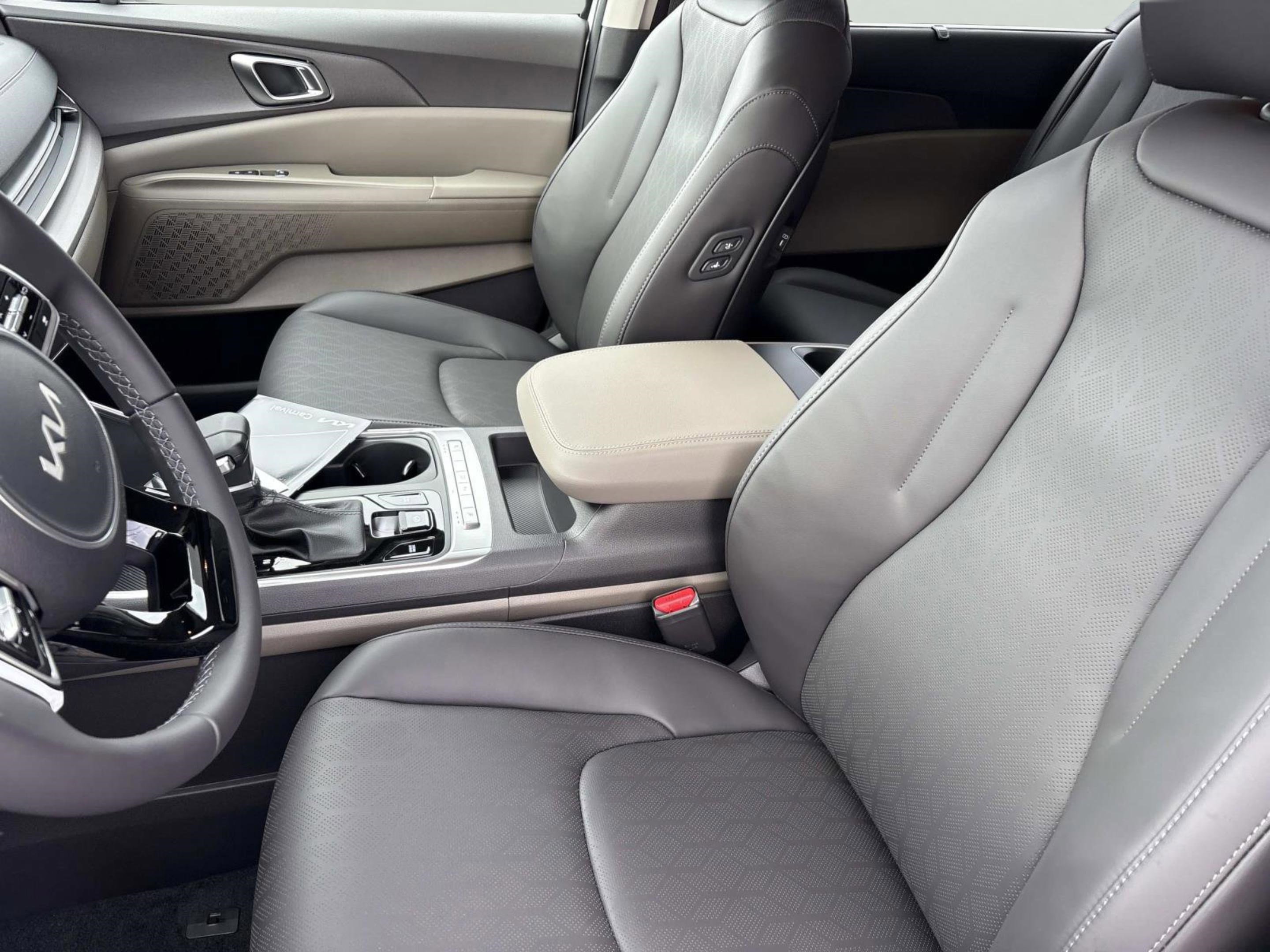 New 2026 Kia Carnival EX image 23