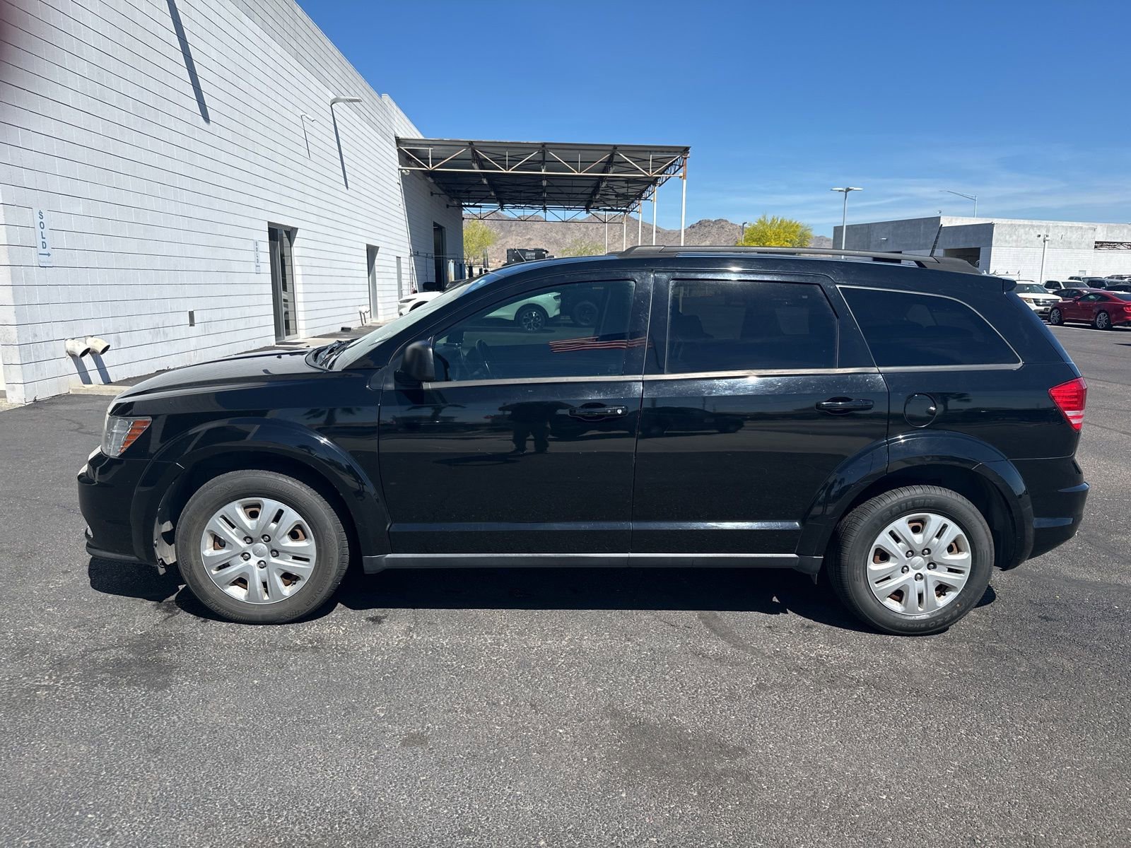 Used 2018 Dodge Journey SE w/ Popular Equipment Group image 2