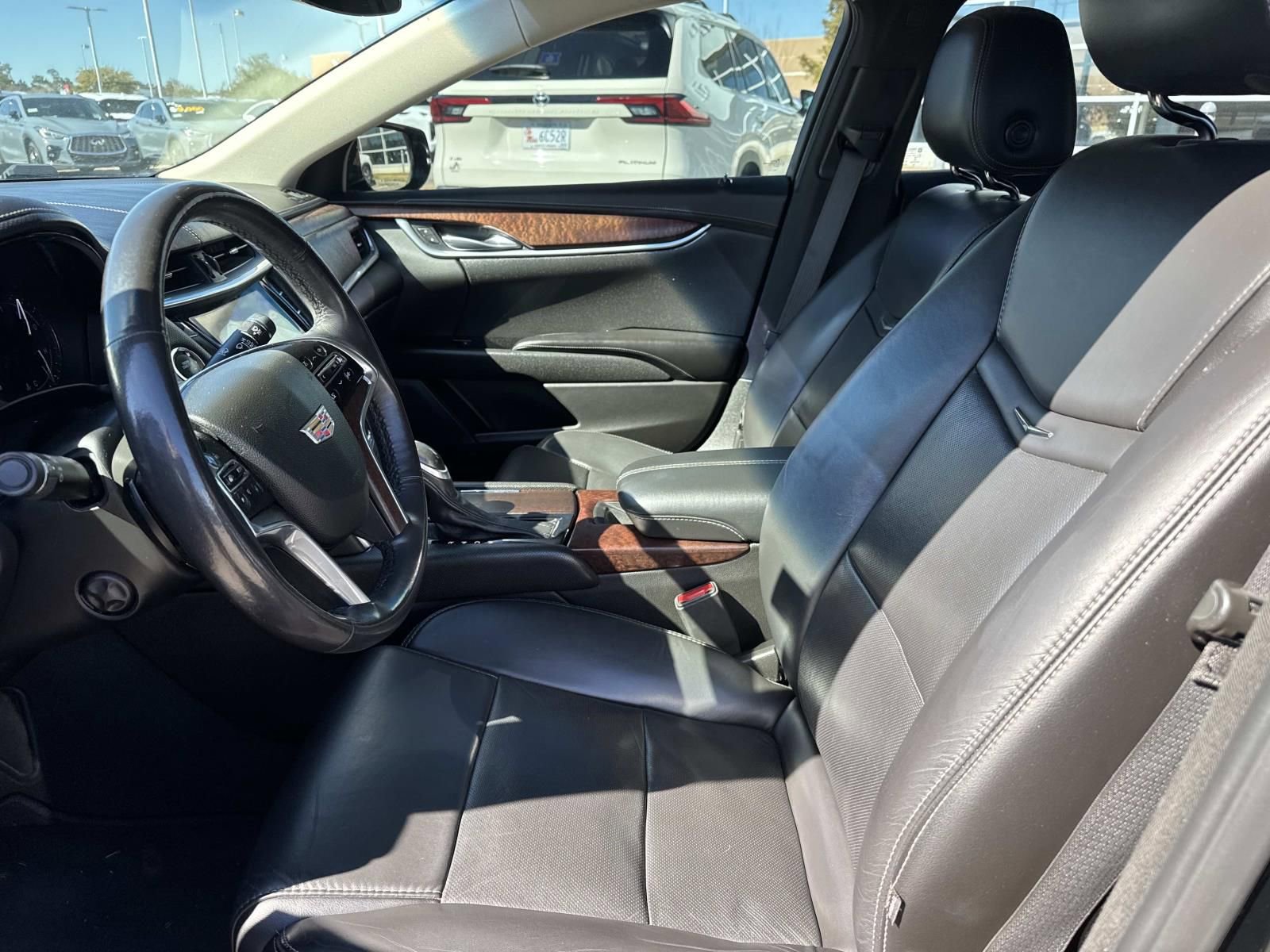 Used 2019 Cadillac XTS Luxury image 16