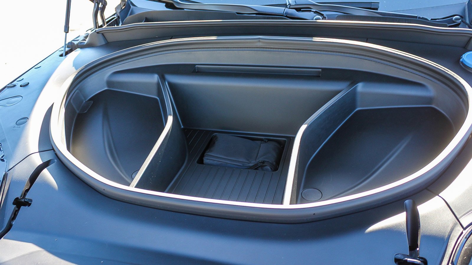 New 2025 Volvo EX90 Ultra w/ Protection Package Premier image 14