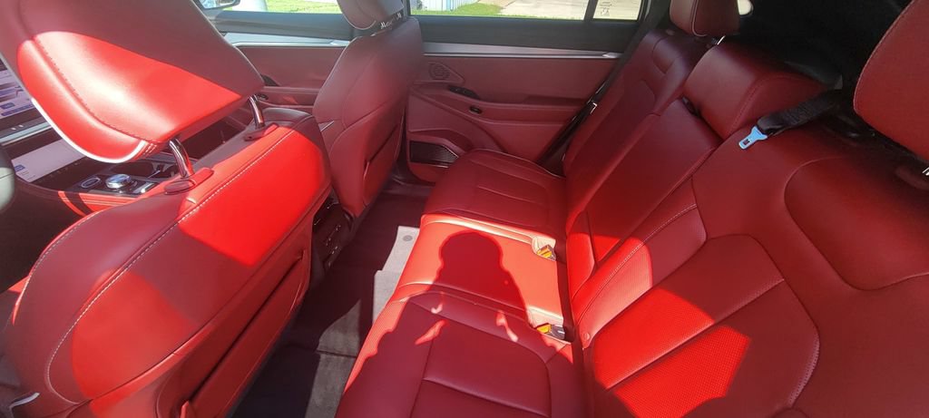 Used 2025 Jeep Wagoneer S Launch Edition w/ Trailer Tow Group AWD/4WD image 11