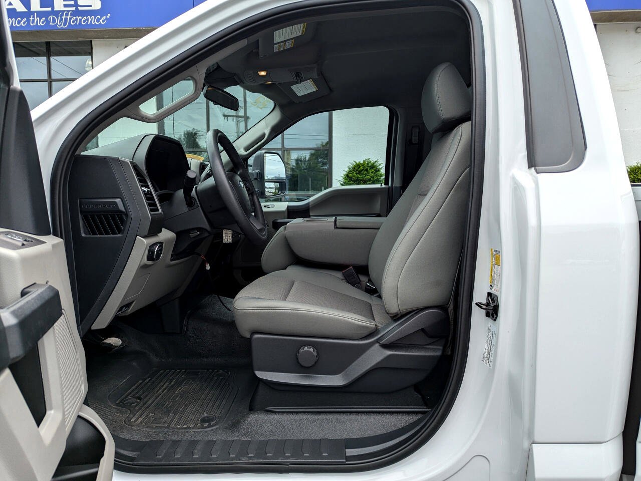 Used 2022 Ford F250 XL w/ Power Equipment Group image 11