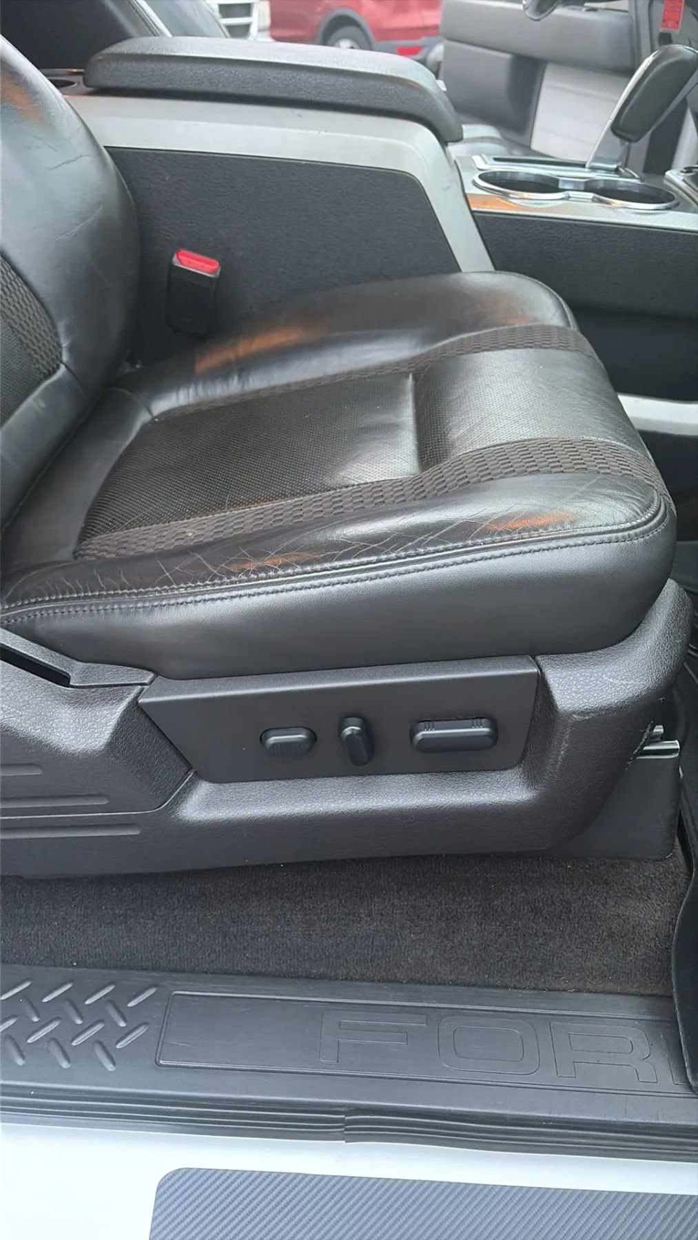 Used 2011 Ford F150 Raptor w/ Raptor Luxury Pkg image 47