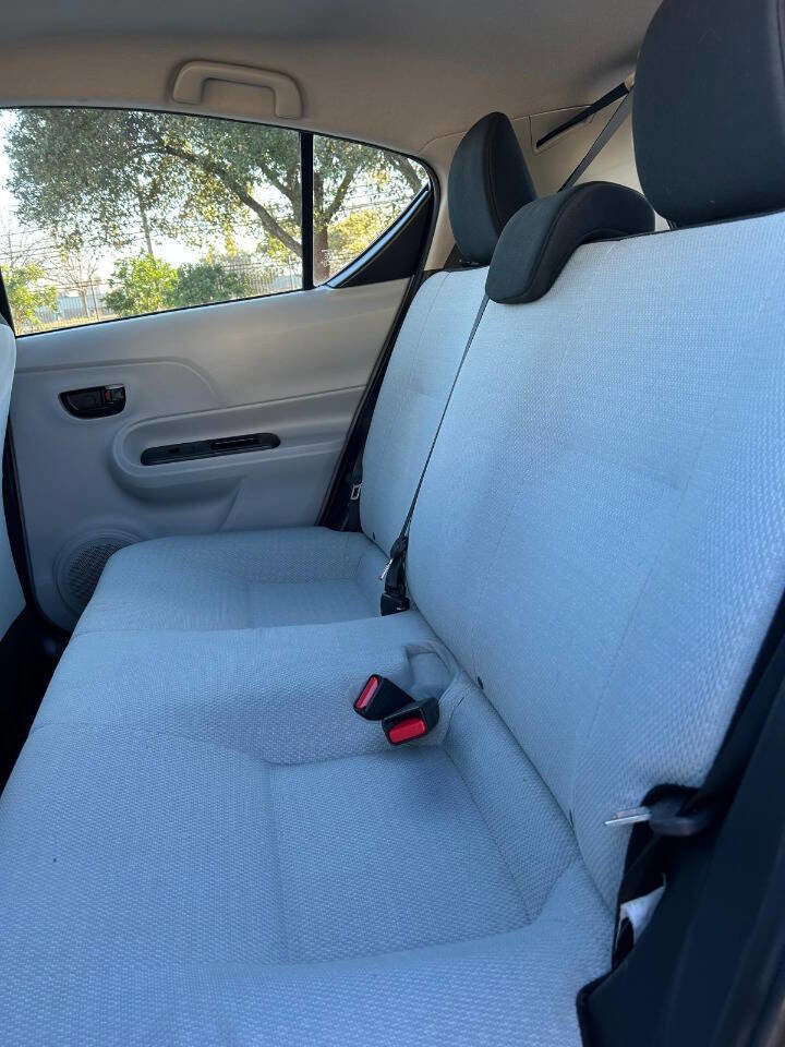 Used 2012 Toyota Prius C One image 32