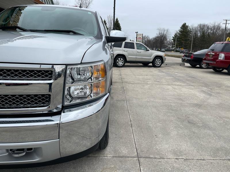 Used 2012 Chevrolet Silverado 1500 LT w/ Chrome Essentials Package image 4
