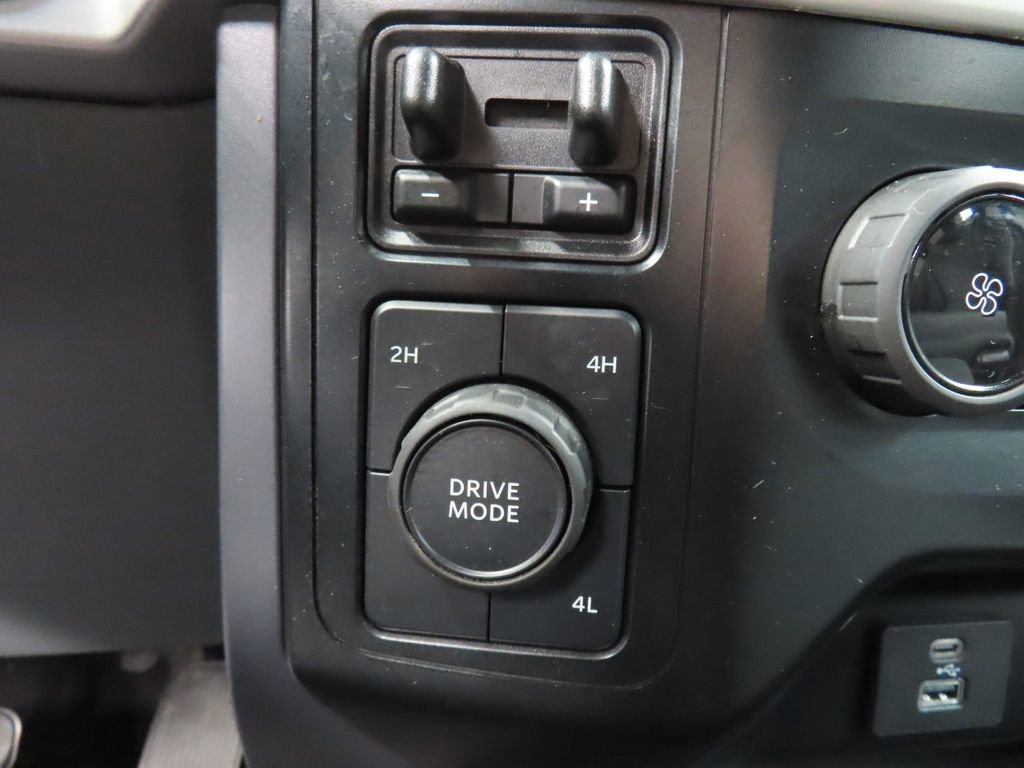 Used 2023 Ford F150 XLT w/ Trailer Tow Package image 47