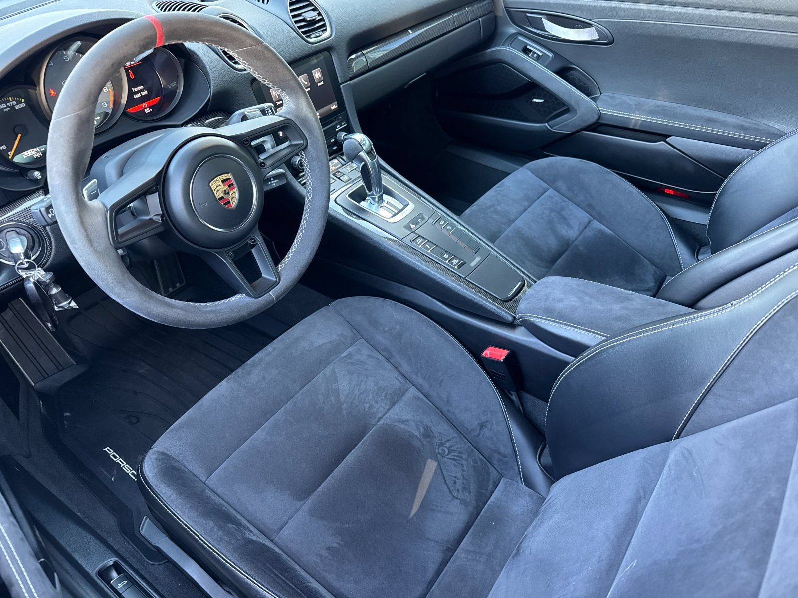 Certified 2021 Porsche 718 Cayman GT4 RWD image 5