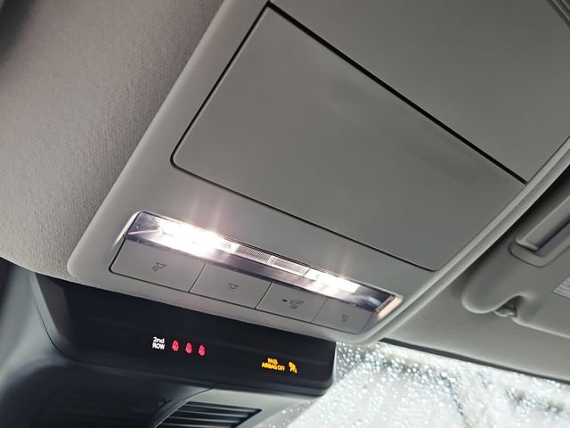 Certified 2025 MAZDA CX-50 2.5 Hybrid w/ Preferred Pkg image 33