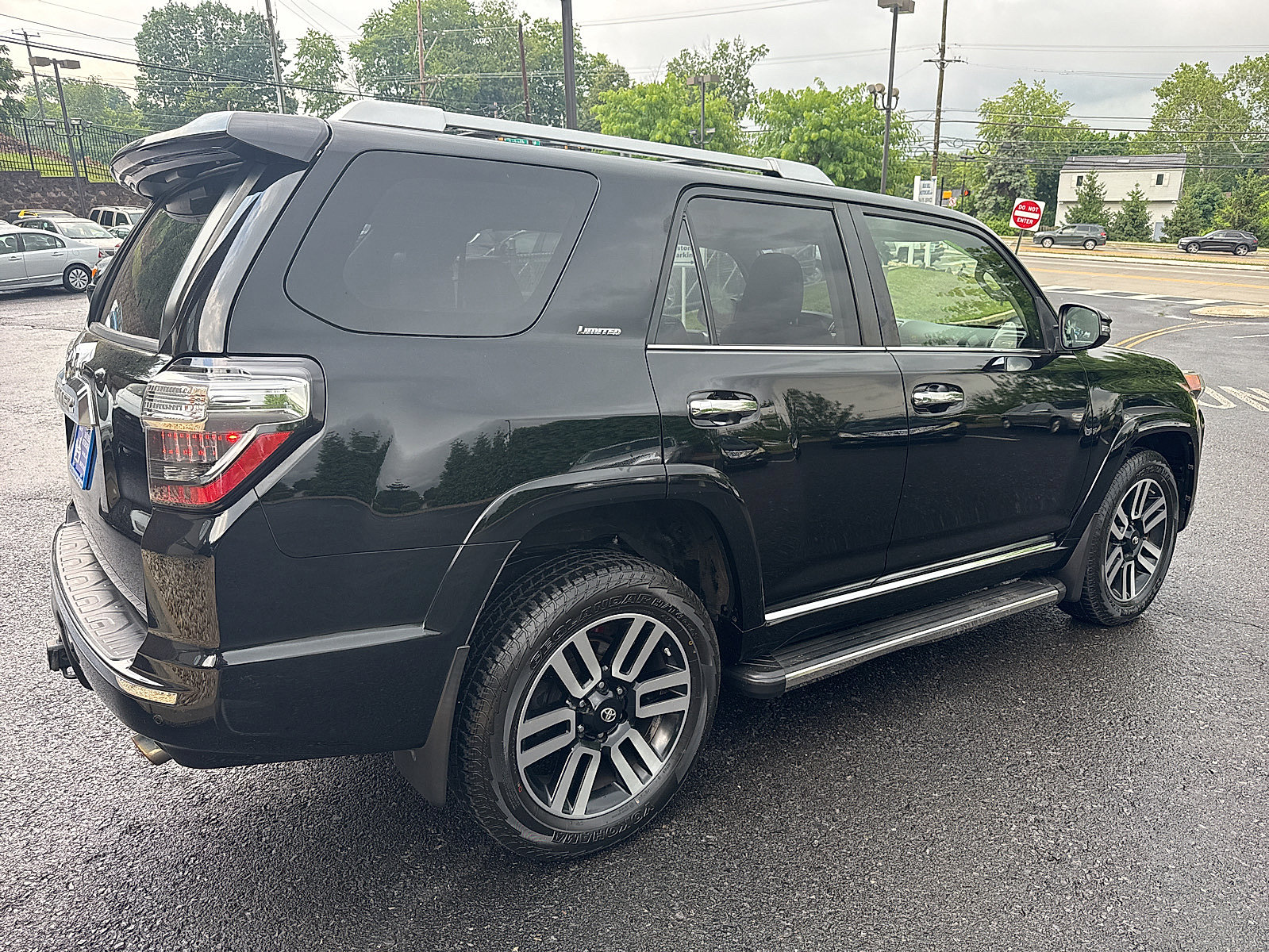 Used 2018 Toyota 4Runner Limited AWD/4WD image 3