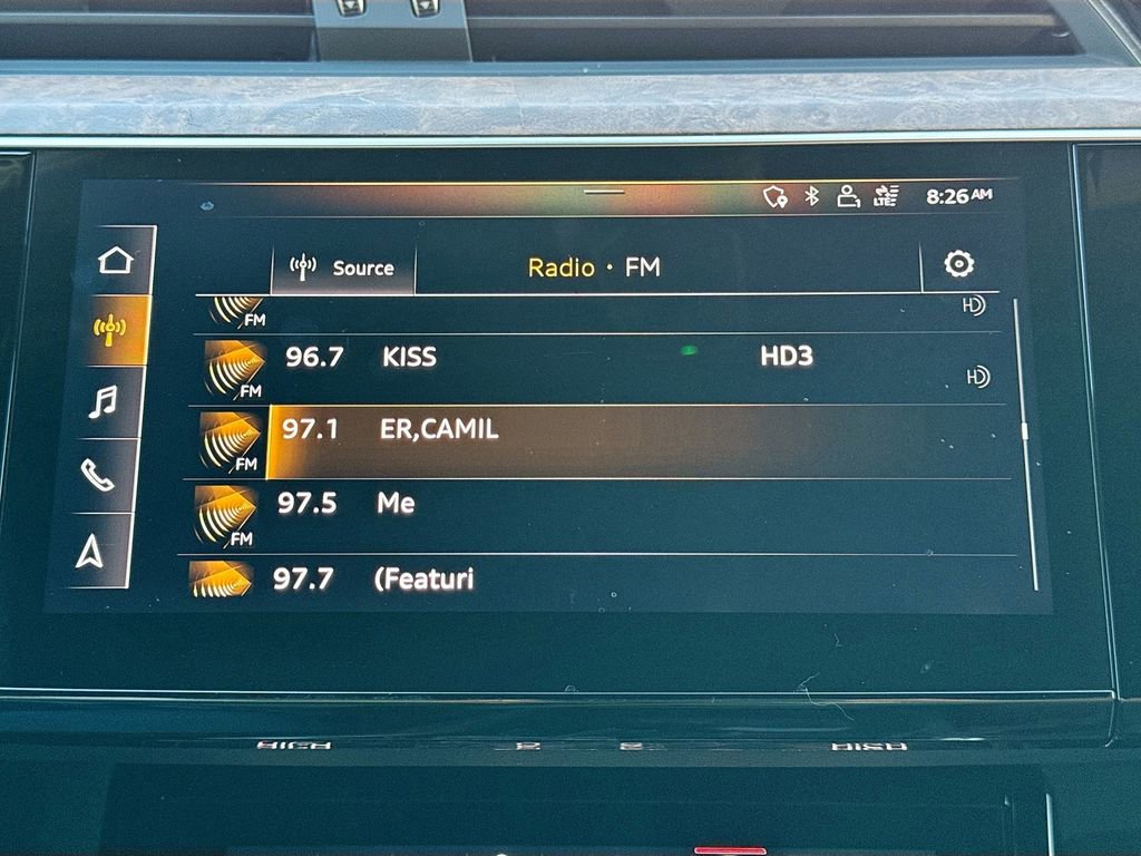 Used 2019 Audi e-tron Prestige w/ Prestige Package image 19