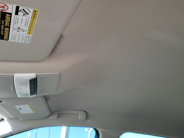 Used 2023 Nissan Rogue S image 29