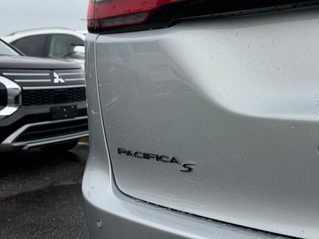 New 2026 Chrysler Pacifica Limited w/ S Appearance Package AWD/4WD image 8