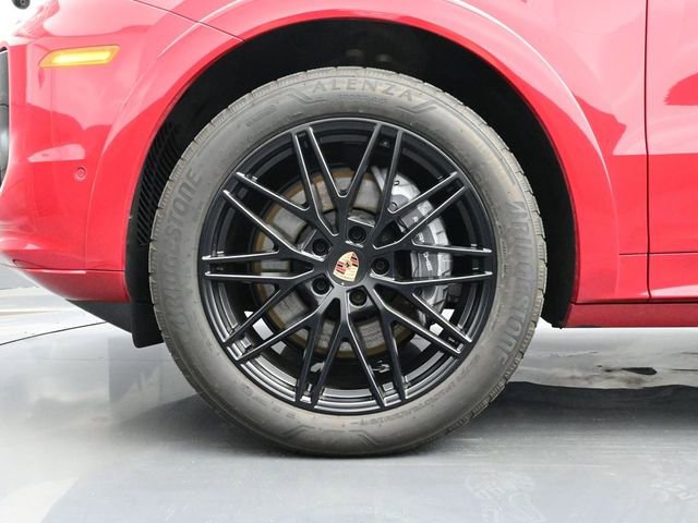 Used 2025 Porsche Cayenne Coupe image 6