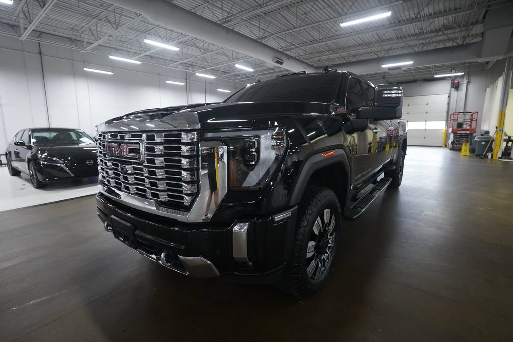 Used 2026 GMC Sierra 3500 Denali AWD/4WD image 12
