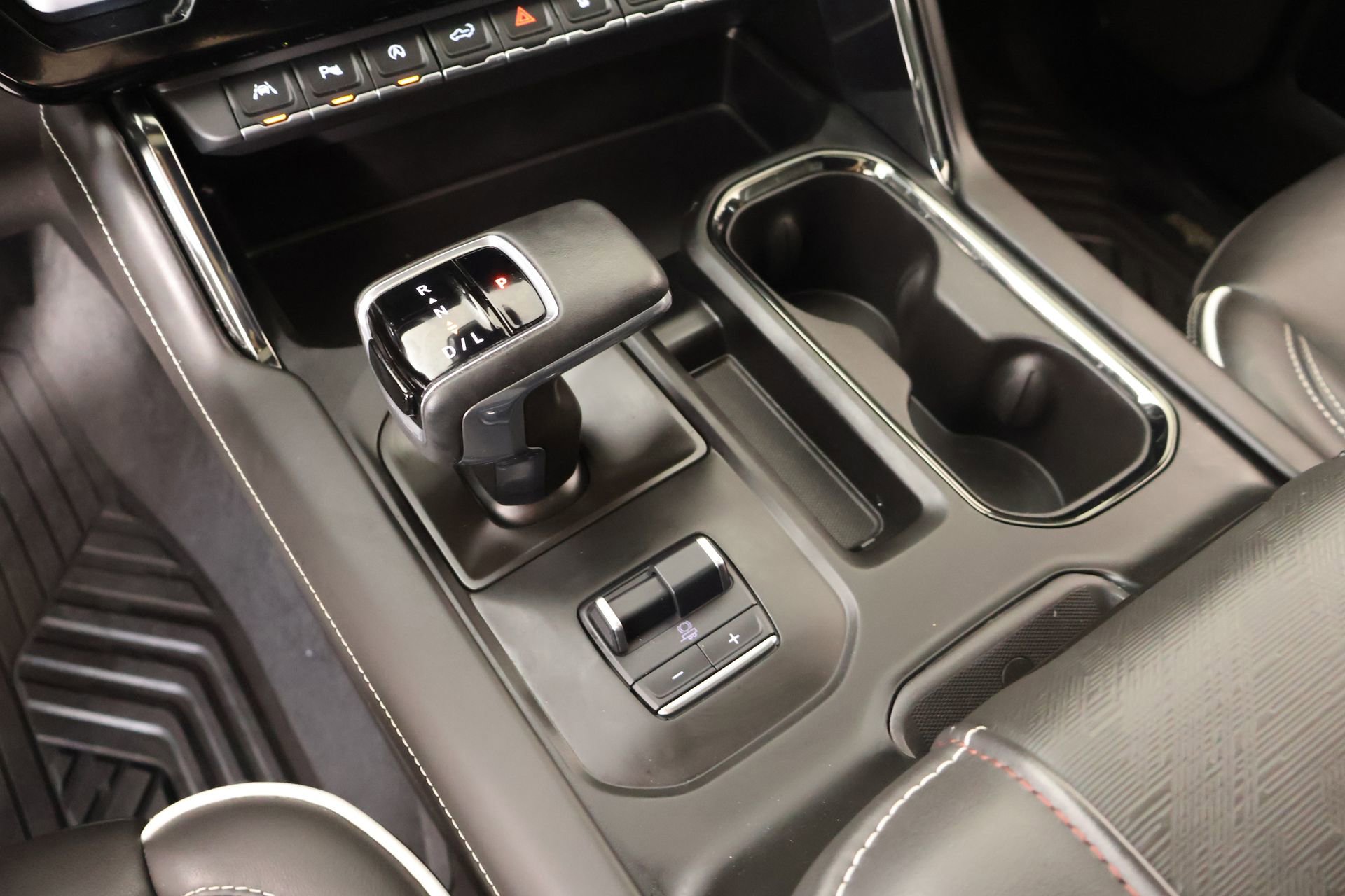 Used 2024 GMC Sierra 1500 AT4X w/ AT4X AEV Edition image 8