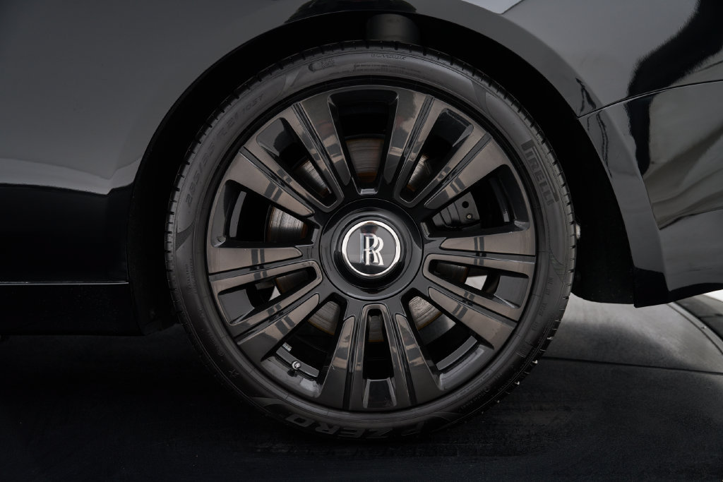 Used 2015 Rolls-Royce Wraith RWD image 30