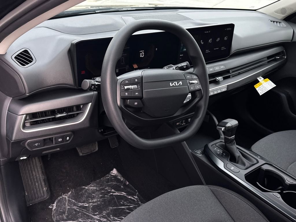 New 2025 Kia K4 LXS image 18