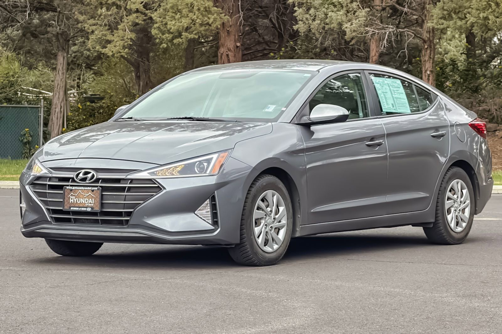 Used 2019 Hyundai Elantra SE w/ Cargo Package FWD image 9