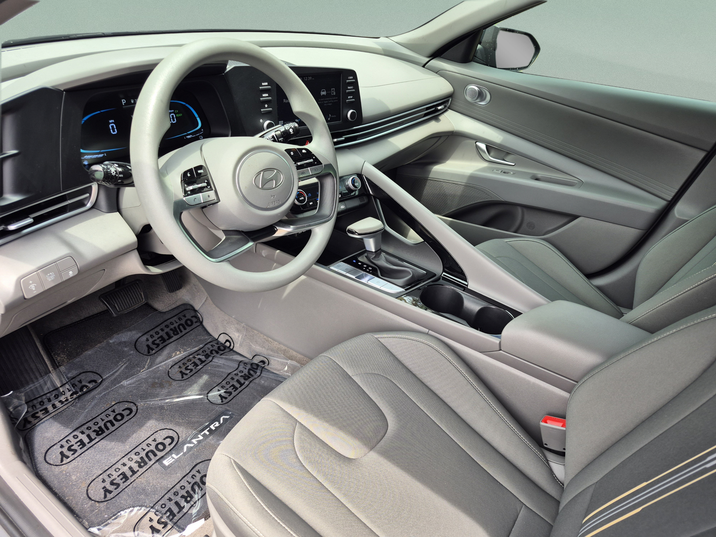 Certified 2025 Hyundai Elantra Hybrid FWD image 17