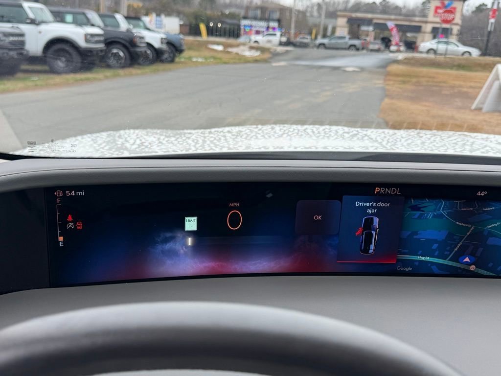 Used 2025 Lincoln Nautilus Premier image 19