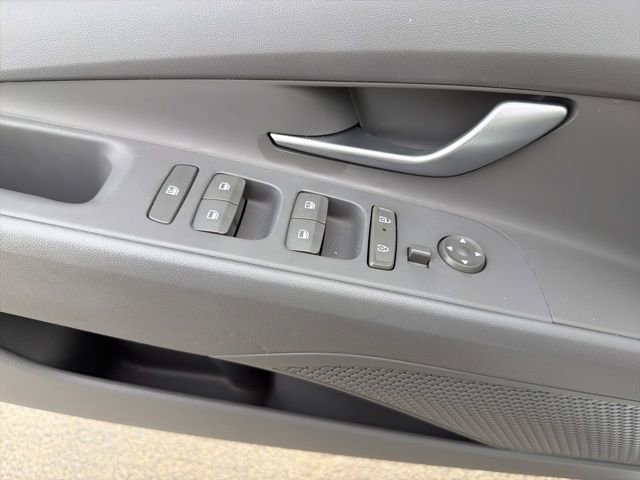 Certified 2024 Hyundai Elantra SEL image 11