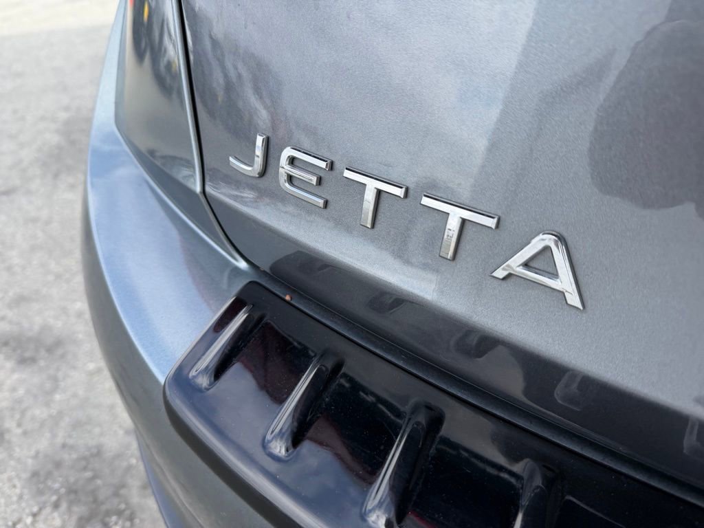 Used 2024 Volkswagen Jetta Sport image 10