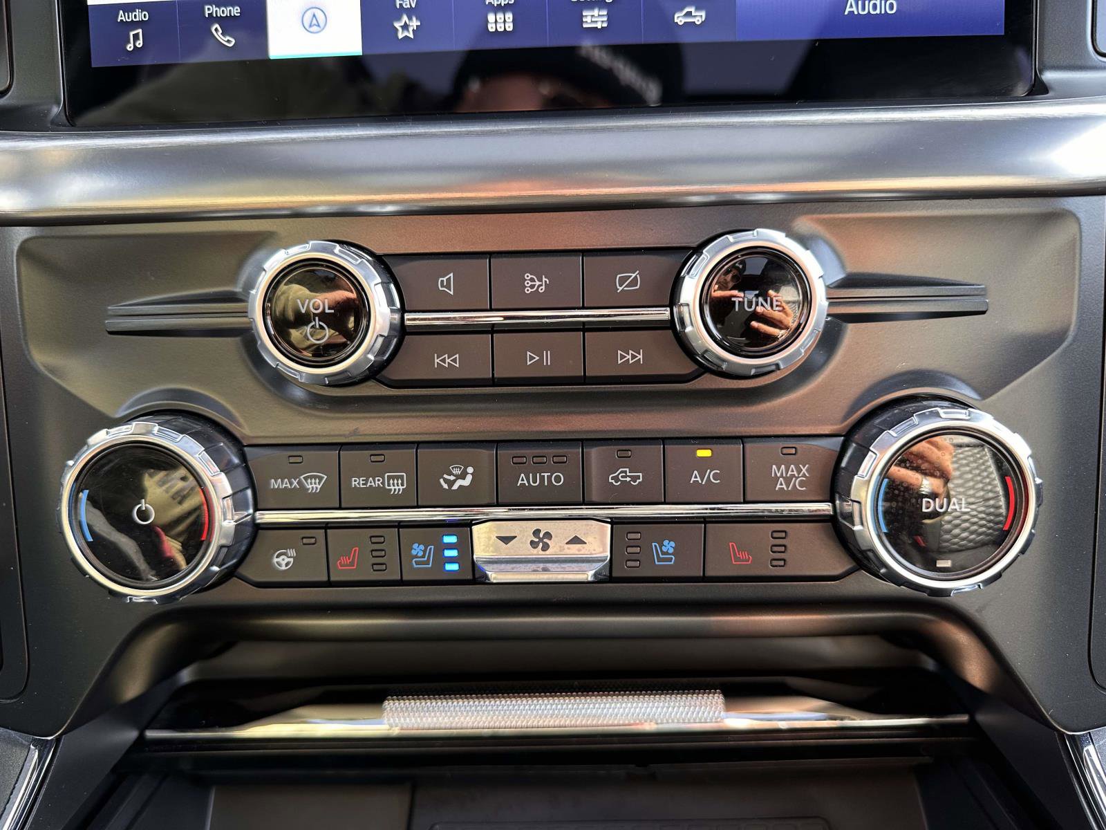 Used 2022 Ford F150 Lariat w/ Equipment Group 502A High image 26