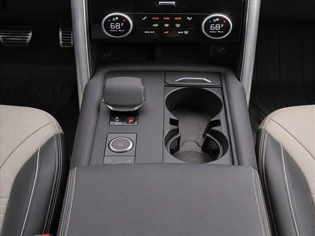 Used 2021 Land Rover Discovery HSE R-Dynamic AWD/4WD image 24