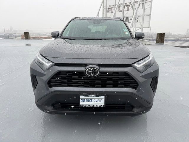 Used 2025 Toyota RAV4 XLE AWD/4WD image 7