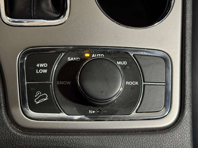 Used 2018 Jeep Grand Cherokee Limited image 24