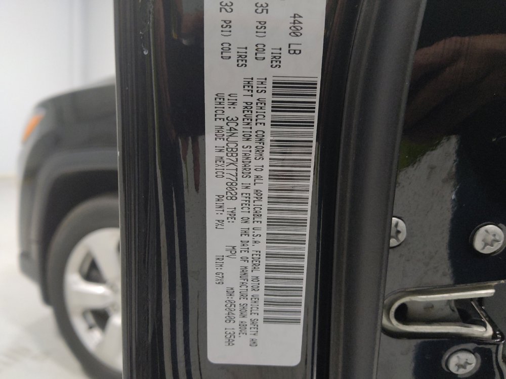 Used 2019 Jeep Compass Latitude w/ Cold Weather Group FWD image 33