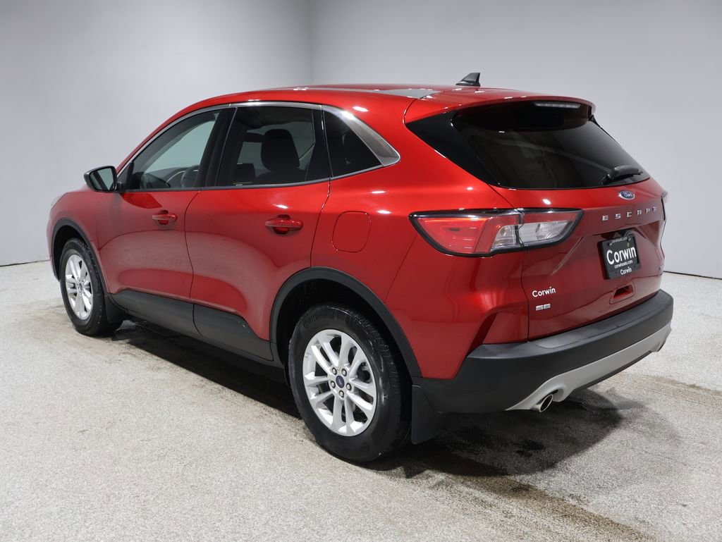 Used 2022 Ford Escape SE w/ Cold Weather Package image 4