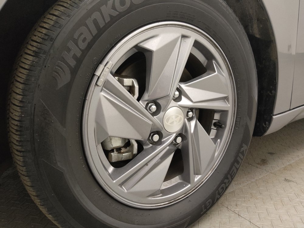 Used 2024 Hyundai Elantra SE image 31