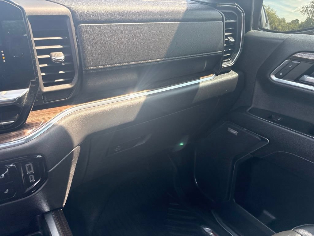 Used 2024 Chevrolet Silverado 1500 LT Trail Boss w/ LT Trail Boss Premium Package AWD/4WD image 29